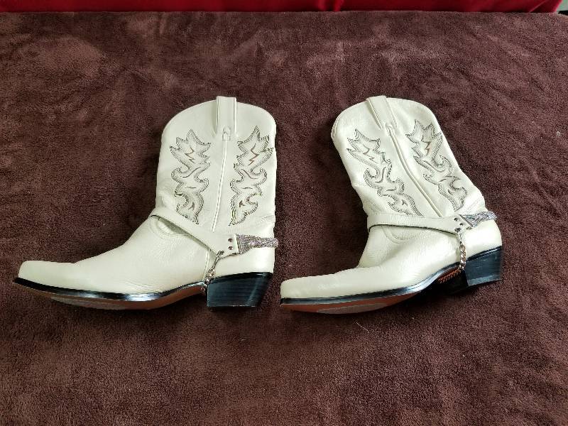 lot 7849 image: Dingo 7M Boots