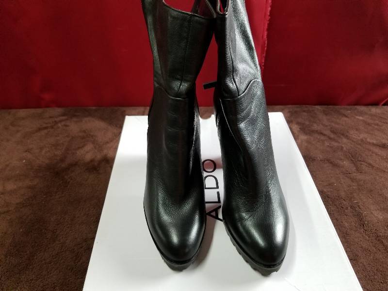 lot 7854 image: Lot of Quality Shoes