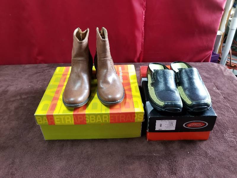 lot 7855 image: Lot of Quality Shoes