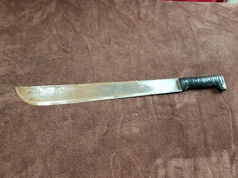 lot 7878 image: Machette