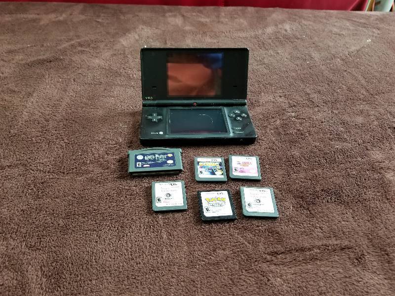 lot 7888 image: Nintendo DS and Games Lot