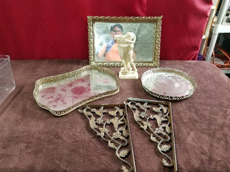 lot 7895 image: Lot of Vanity Make Up Tays and Vanity Decor