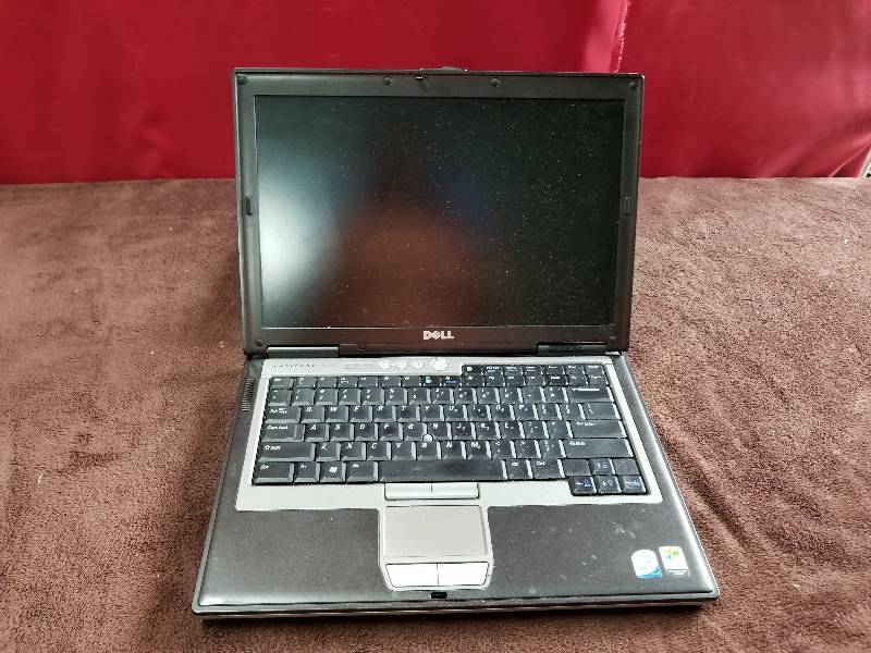lot 7897 image: DELL Laptop