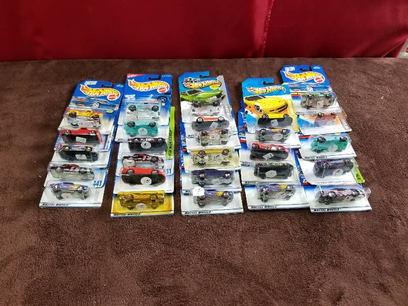 lot 7898 image: Lot of Unopened Hot Wheels