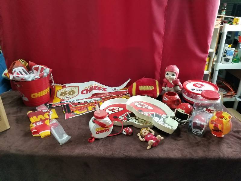 lot 7900 image: #1 Fan Chiefs Kingdom Lot