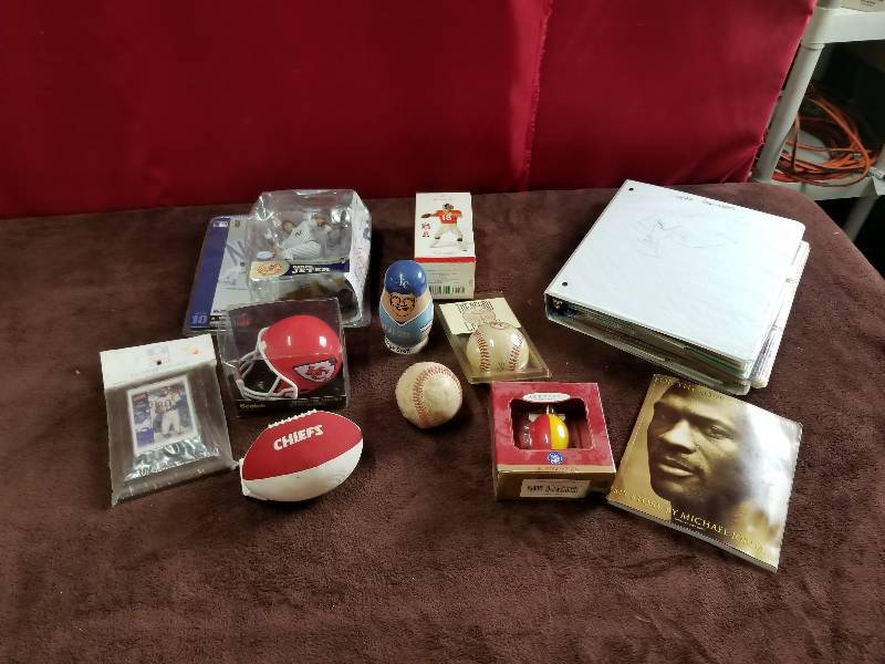 lot 7902 image: Really Cool Sports Lot