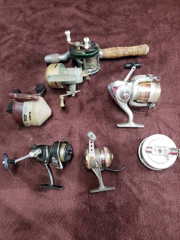 lot 7803 image: Lot of Original Fishing Reels