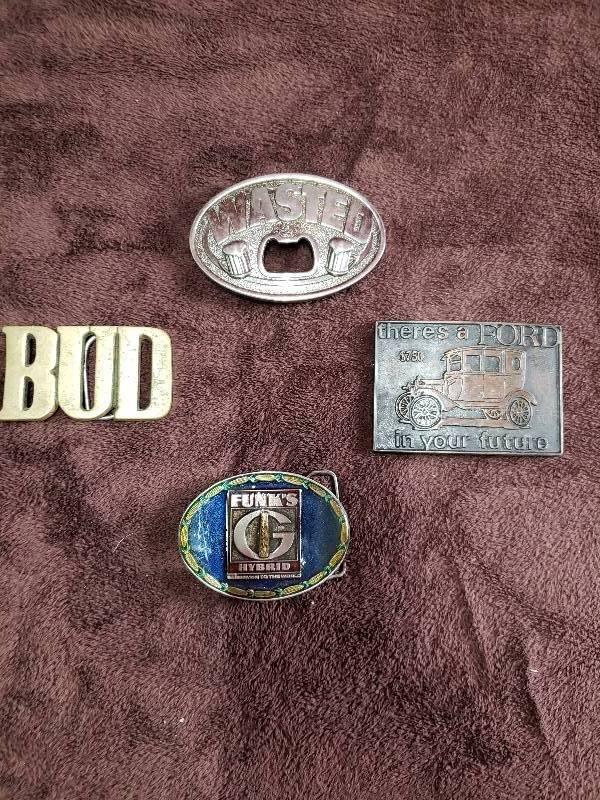 lot 7813 image: Collectible Belt Buckle Lot