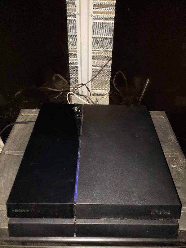 lot 7816 image: Sony PS4