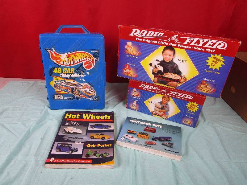 lot 7105 image: Lot of Vintage Kid Toys