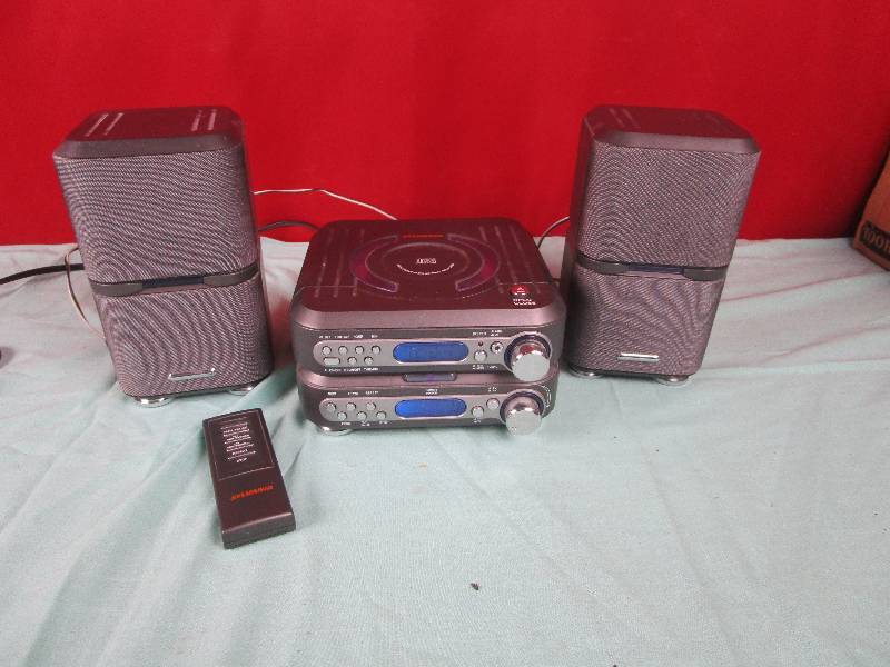 lot 7116 image: Sylvania Stereo System