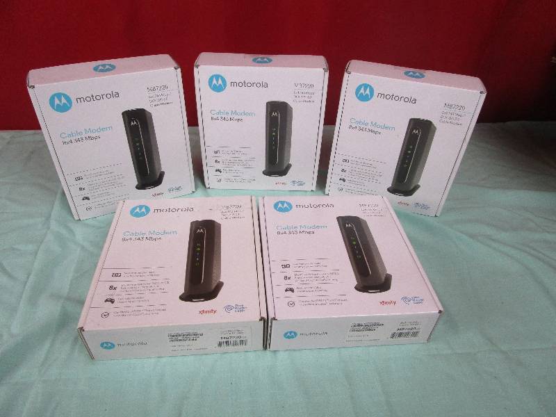 lot 7117 image: Lot of Motorola Modems