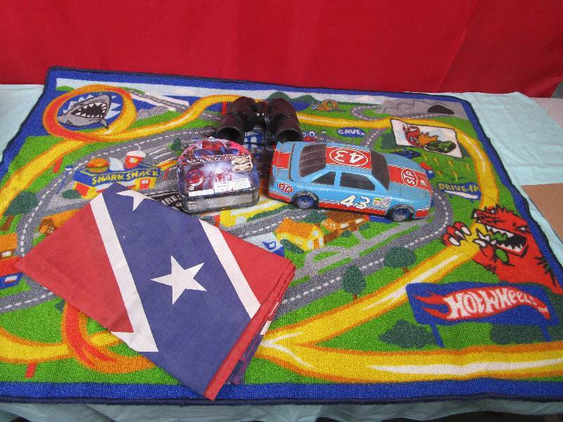 lot 7118 image: Lot of Vintage Keep Sakes