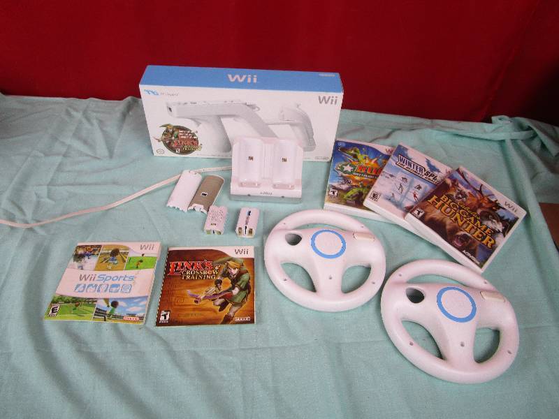 lot 7123 image: Wii Shooting Accessories