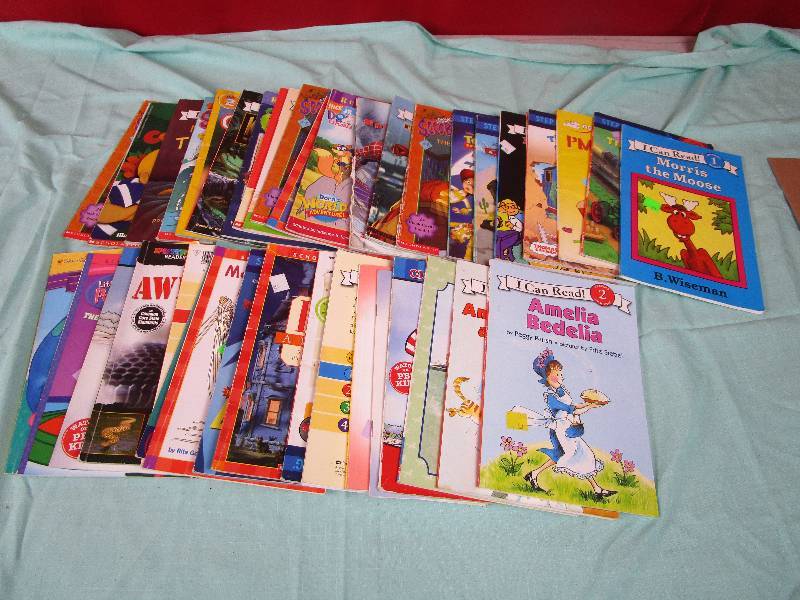 lot 7136 image: Ready to Read lot of Childrens Books