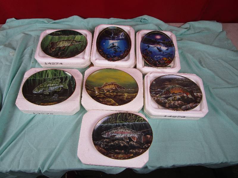 lot 7138 image: Lot of Decorative Plates