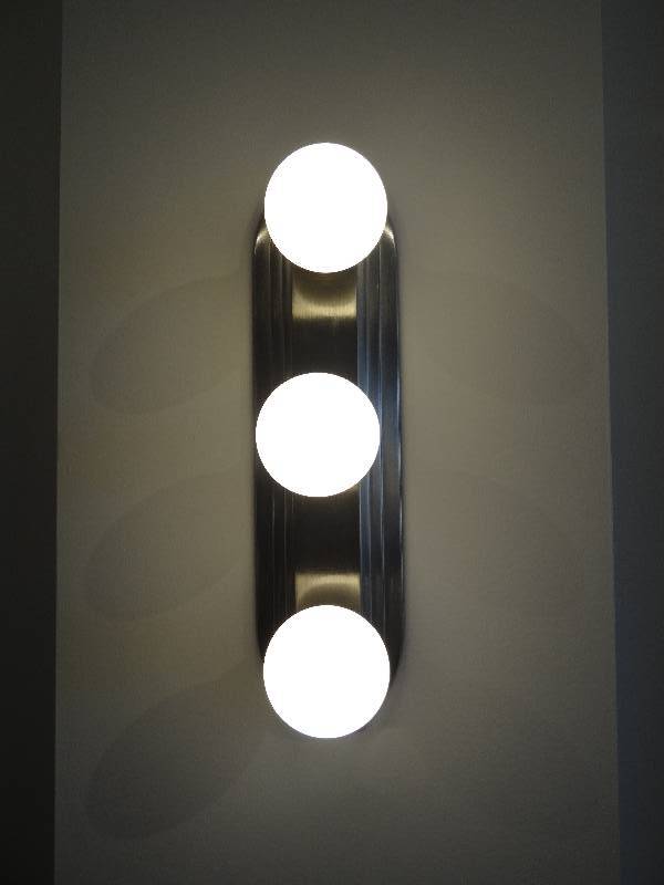 lot 2481 image: Lot of (5) Wall Sconce