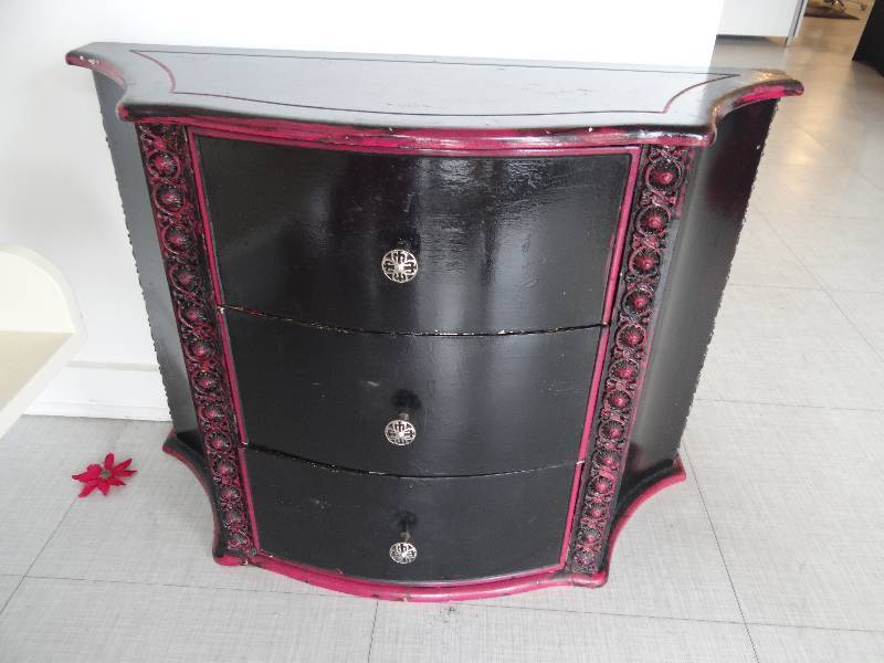 lot 2500 image: Hand Painted Black and Pink Table with 3 Drawers