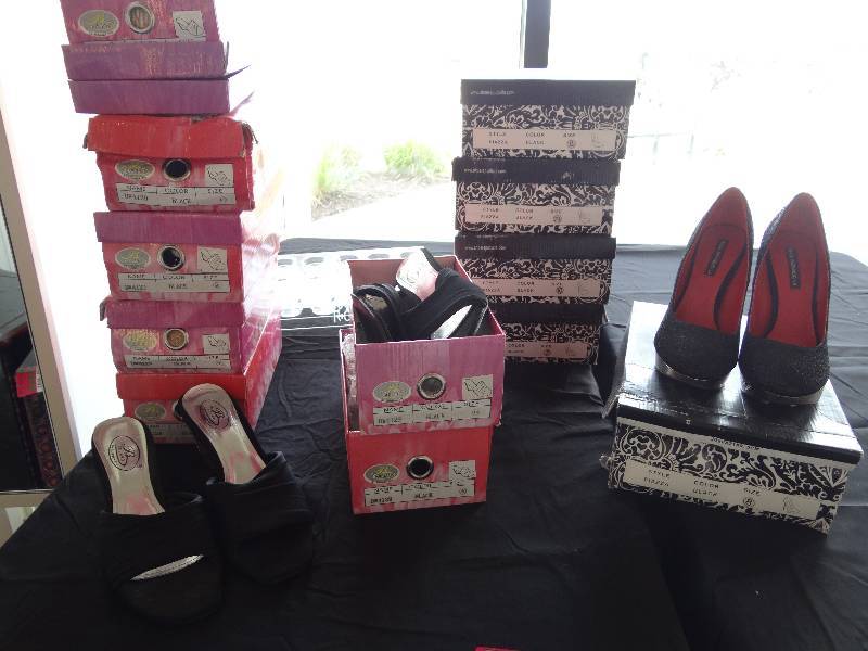 lot 4007 image: Lot of Womens Heels