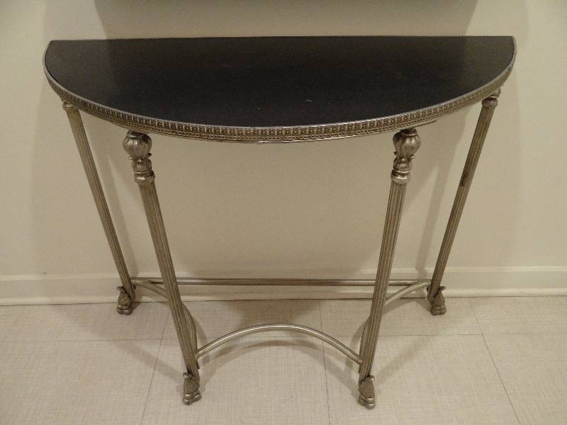 lot 4026 image: Decorative Side Table with 4 Legs