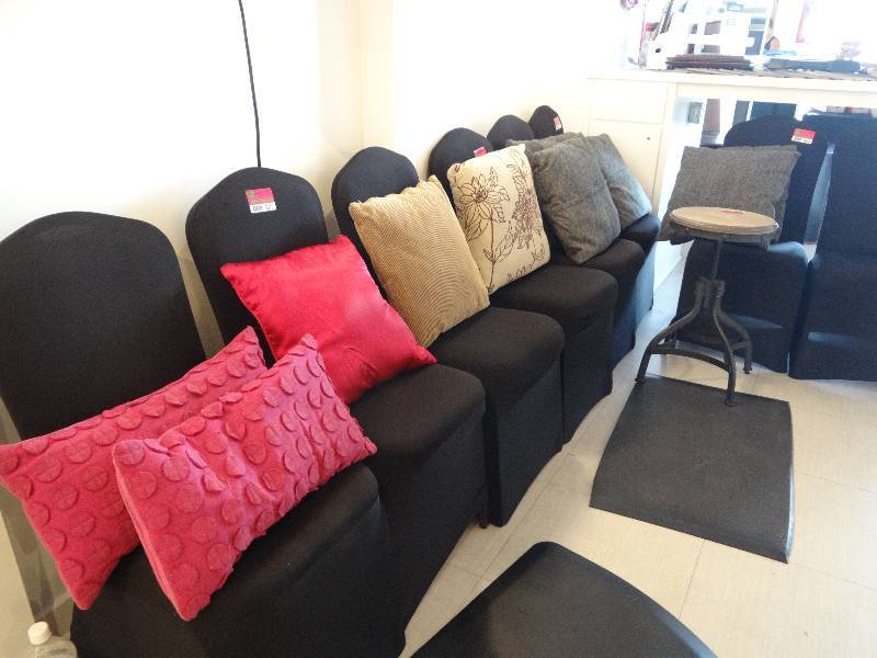 lot 4036 image: Lot of (12)Decorative Pillows