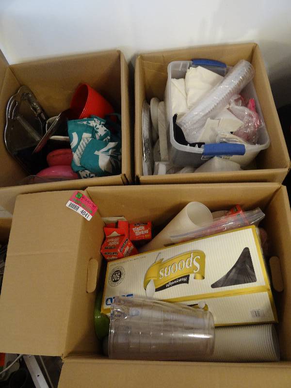 lot 4041 image: Lot of Paperware and Misc.