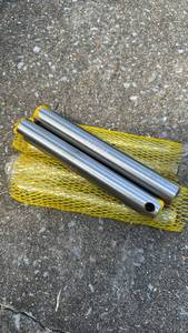 lot 31 image: Unused Universal bucket pin - 6 pins - 25mm x 185mm