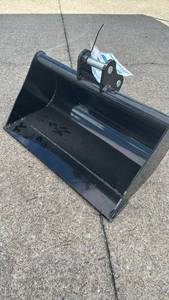 lot 63 image: Unused Heavy-Duty 60cm Excavator Grading Bucket