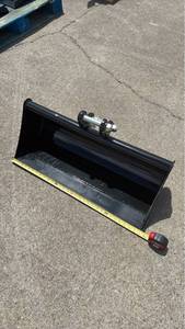 lot 73 image: Unused Heavy-Duty 80 cm (31. inch) Excavator Grading Bucket