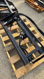 lot 144 image: Unused LandHonor Skid Steer 3 Point Hitch Adapter PHA-16-2C