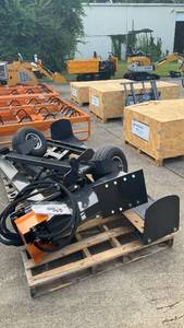 lot 167 image: Unused LandHonor 96-Inch Skid Steer Grader Attachment - Model GM-12-96W