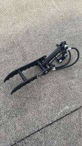lot 247 image: Ranch IRETC Hydraulic Thumb Clamp -