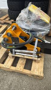 lot 249 image: Unused IREH Heavy-Duty Crushing Hammer - Industrial Demolition Tool