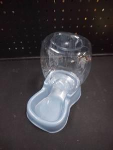 lot 6210 image: Cat Water Dish