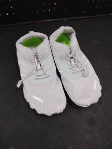 lot 5340 image: UBFEN White Athletic Running Shoes Size Eur 46