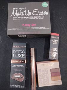 lot 6049 image: Makeup Bundle - Original Makeup Eraser & Revolution Beauty Set Set Of 5