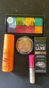 lot 16180 image: Revolution Beauty Makeup Collection Bundle 5pcs