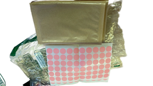 lot 18338 image: 7.5x5 Goodie bags with stickers