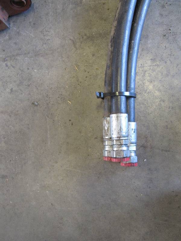 lot 697 image: New Lot of  (3) High Pressure 3000 PSI  Hydraulic Hose 7   6 Long with -16 Fitting