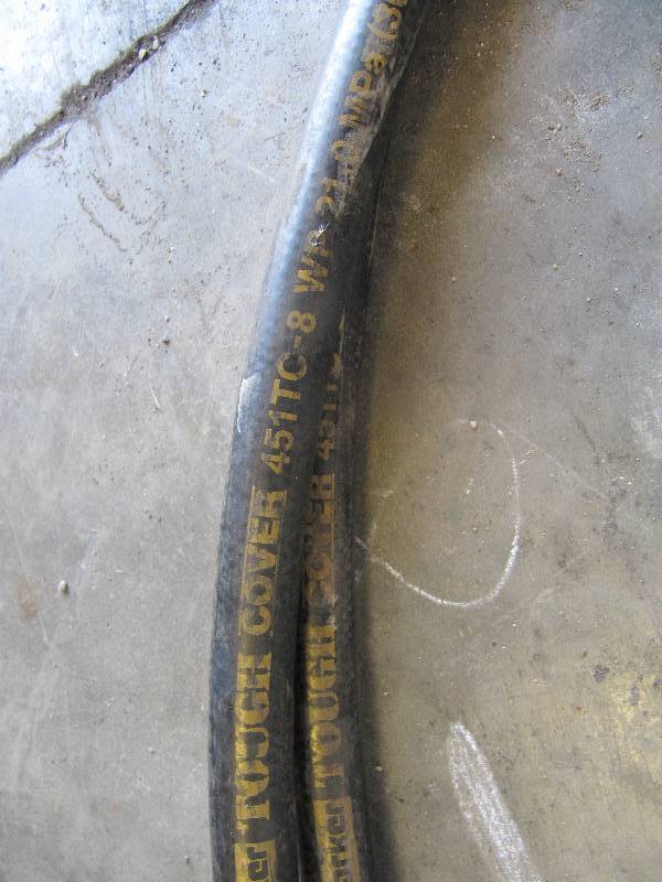 lot 695 image: Lot of (2) New High Pressure 3000 PSI Hydraulic Hose 6 Long with -8 Fitting