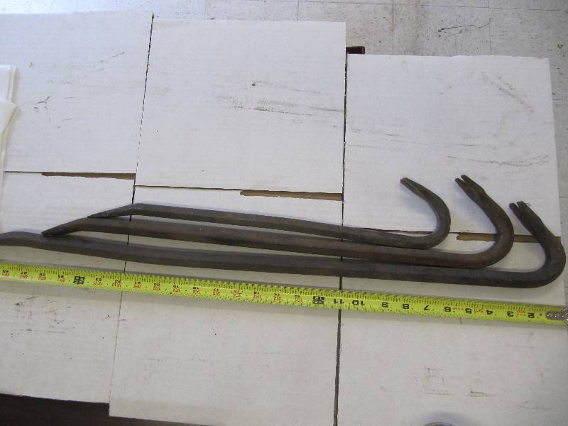 lot 716 image: Lot of 3 Crow Bars Diff sizes Starting  29 in Length (Shop Tools)