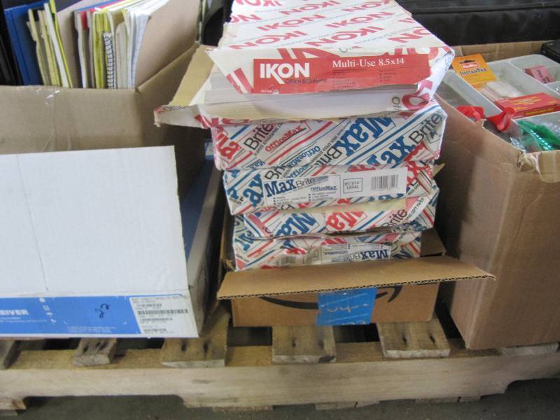 lot 727 image: Pallet of Office Supplies