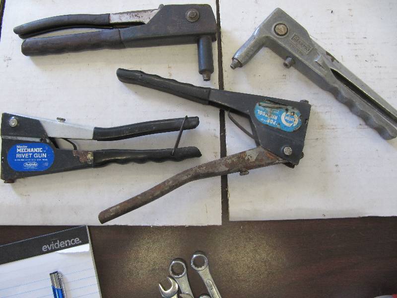 lot 745 image: Lot of 4 Rivet Guns -  (Shop Tools)