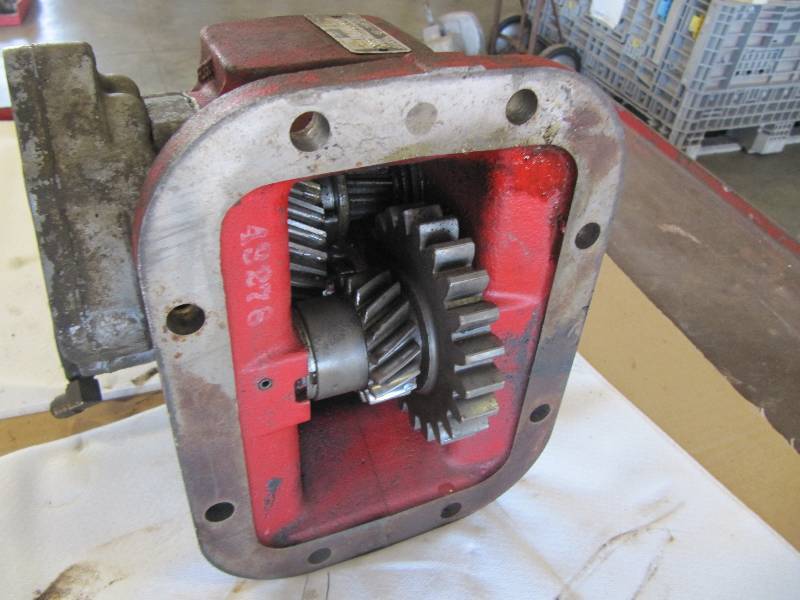 lot 684 image: PTO Chelsea For Fuller Eaton Trans- CHELSEA 489XCAHX-A3RB Removed From Working Truck