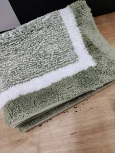 lot 2348 image: Green bath mat two pack  30X20in