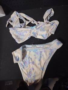 lot 12066 image: ZAFUL Floral Swimsuit L