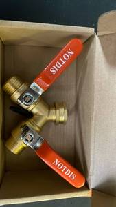 lot 18484 image: Brass Ball Valve with Red Handle