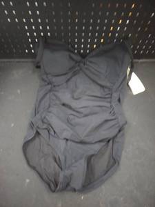 lot 6413 image: Womanfts bathing suit size medium color black