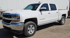 lot 22 image: 2018 Chevrolet Silverado 1500 4WD Crew Cab 143.5 Short Bed LT w1LT - Auto 5.3L EcoTec3 V8 - Push Button 4x4 - New Injectors - New Wires & Plugs - New O2 Sensors - AC - 4Wheel Disc Antilock Brakes