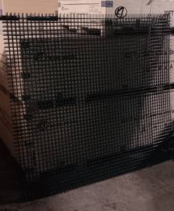 lot 4159 image: Unused KJ 5ft 6in x 5ft Wire Mesh (4 sets of 3) K1715 Powder Coated Green